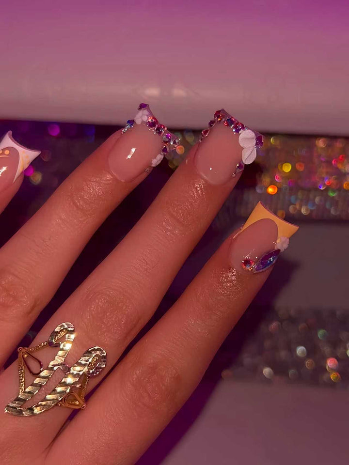 Decorative Floral Rhinestone Nail Extensions Bowlift