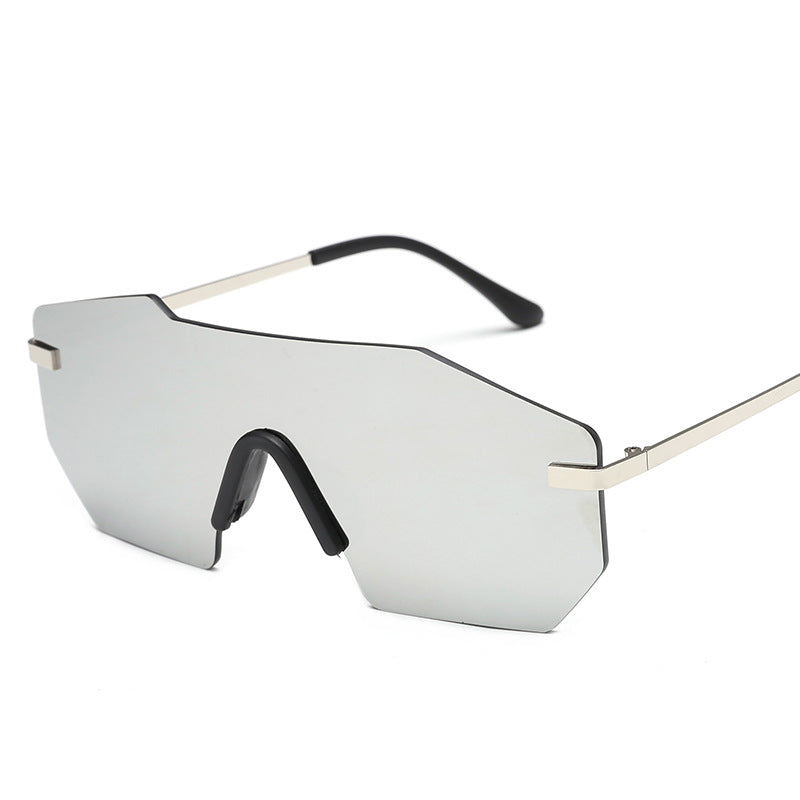 Women's oversized sunglasses in futuristic design Bowlift