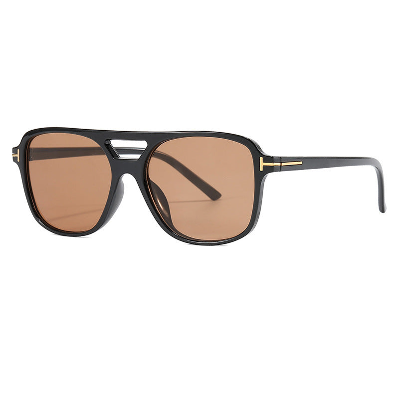 Ladies' striking sunglasses with outstanding shape Bowlift