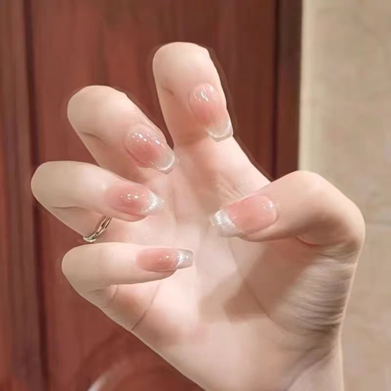 Elegant Artificial Nails with Sparkling Glitter and French Tip Design Bowlift