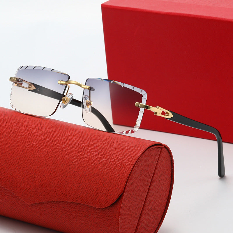 Women's fashionable square sunglasses with golden metal accent and elegant frame Bowlift