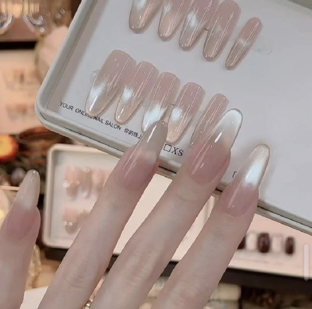 Decorative Press-On Nail Art Bowlift