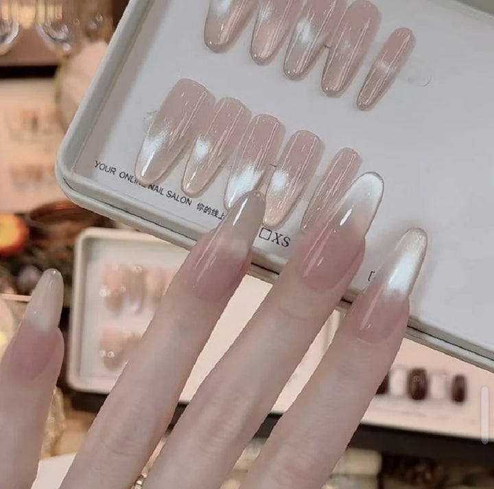 Decorative Press-On Nail Art Bowlift