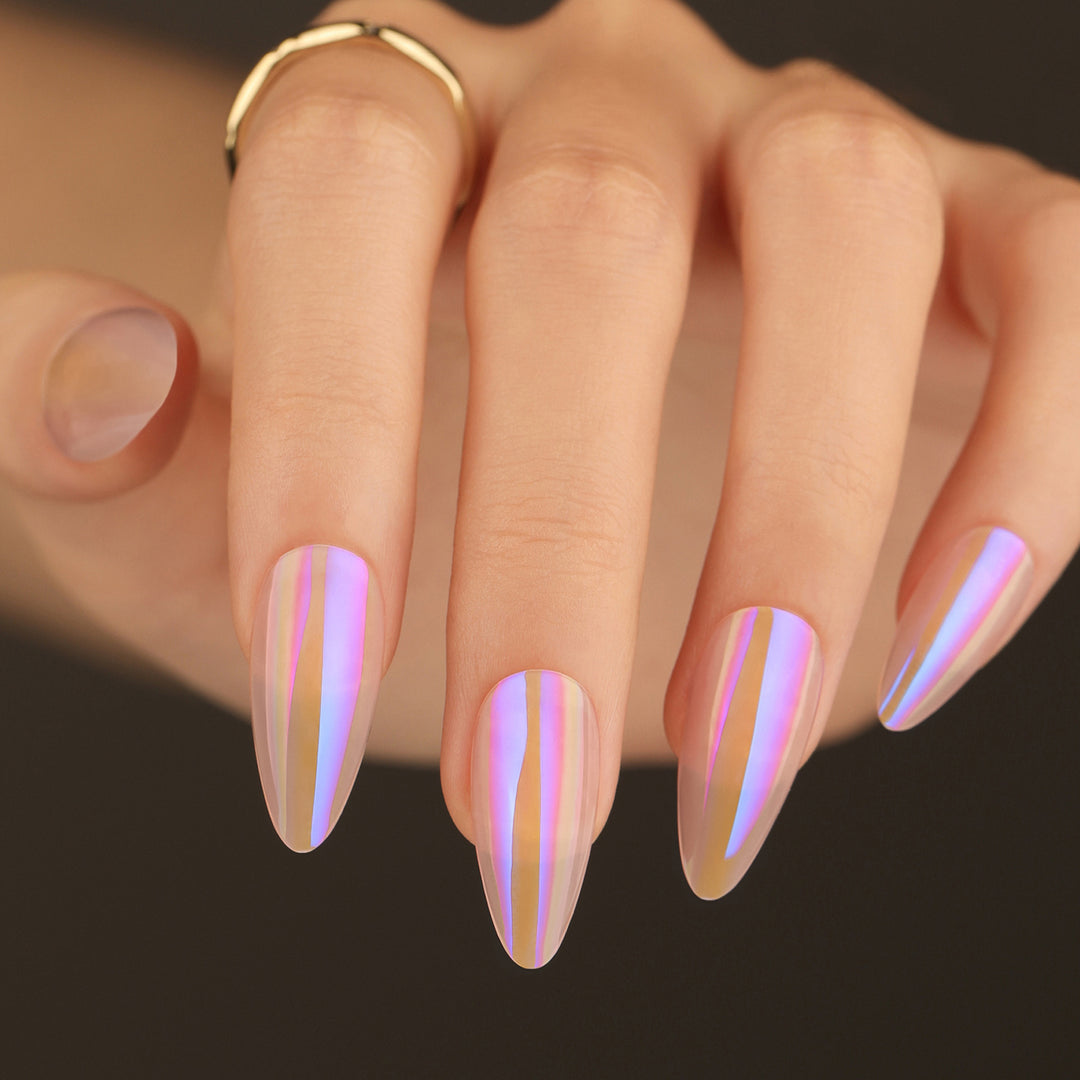 Stylish and shimmering nail extensions Bowlift
