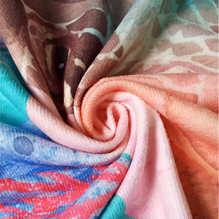 Large beach towel with tropical palm pattern Bowlift