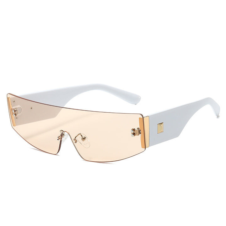 Ladies trendy sunglasses with futuristic design Bowlift