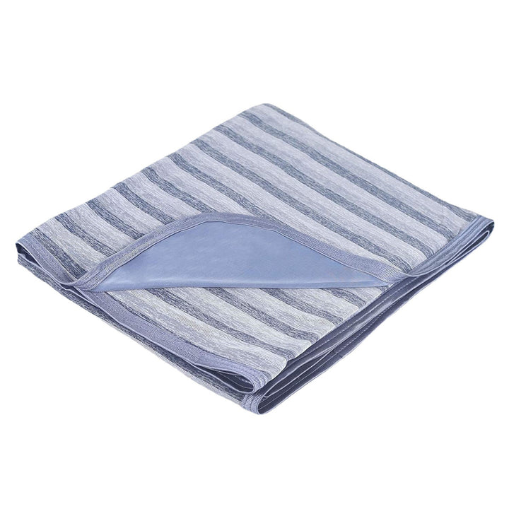 Women Soft and Breathable Striped Fleece Blanket Bowlift