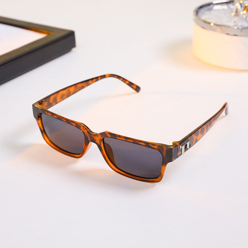 Women's fashionable ergonomic reading glasses Bowlift