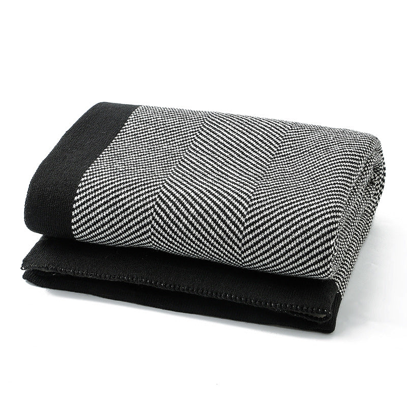 Women's Elegant Snuggle Blanket made of Soft Knit with Geometric Pattern Bowlift