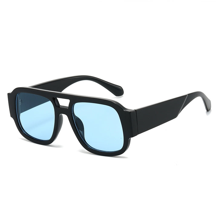 Fashionable Retro-Inspired Square Sunglasses Bowlift