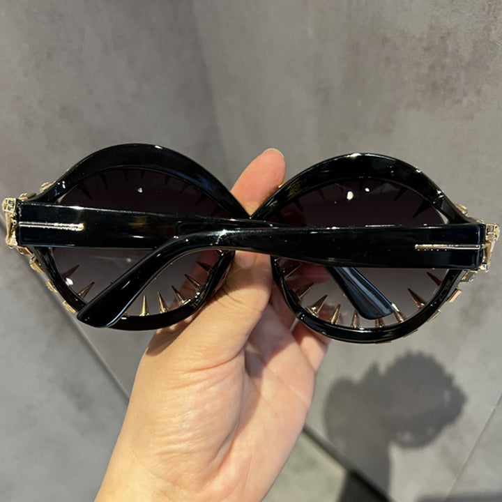 Women's stylish oversized sunglasses with eye-catching stud design Bowlift