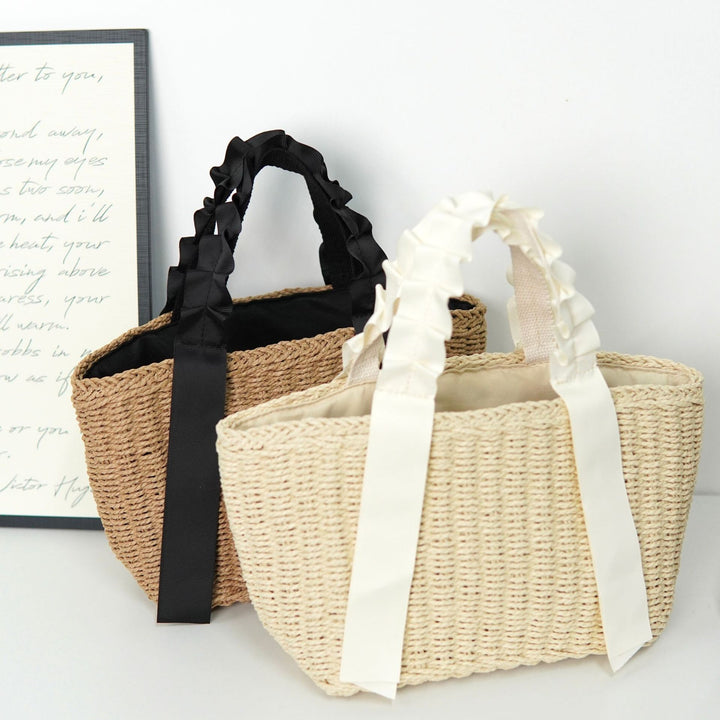 Handbag with Playful Design Bowlift