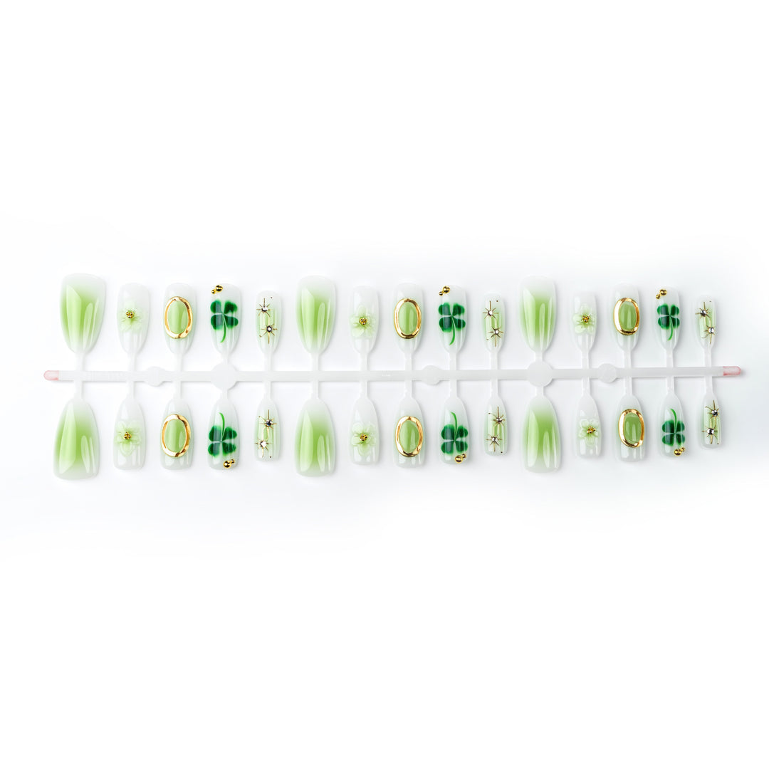 Nail art with botanical designs Bowlift