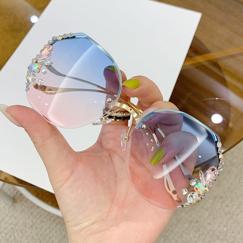 Women's Oversized Sunglasses with Decorative Stones Bowlift