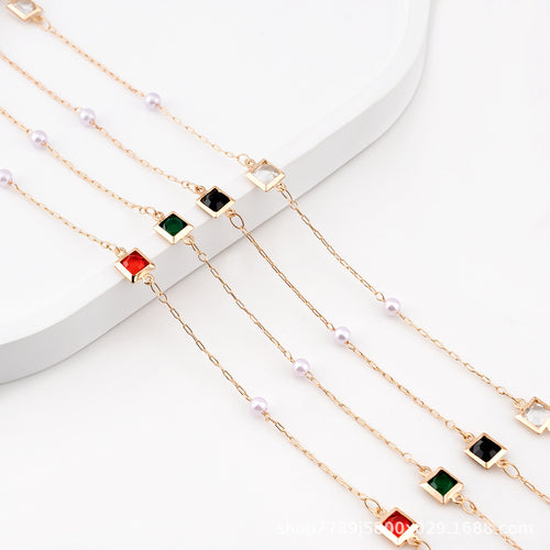 Stylish Eyewear Chain Bowlift