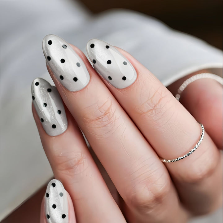 Artistic Press-On Nail Set with Polka Dot Design Bowlift