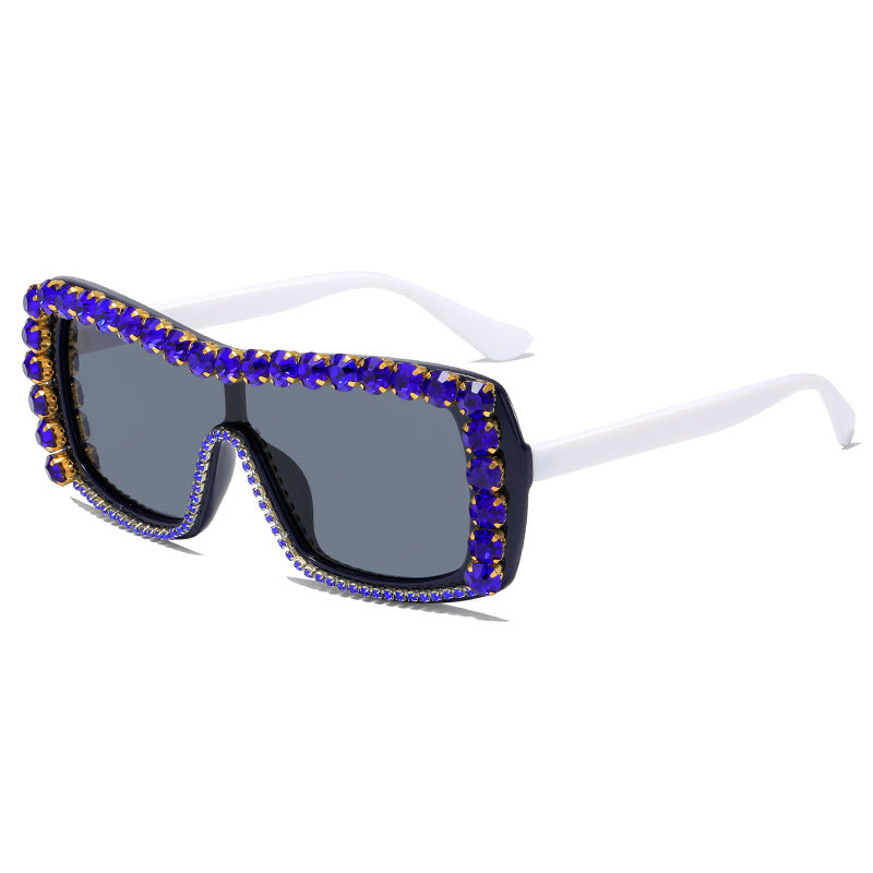 Women's extravagant sunglasses with sparkling accents Bowlift
