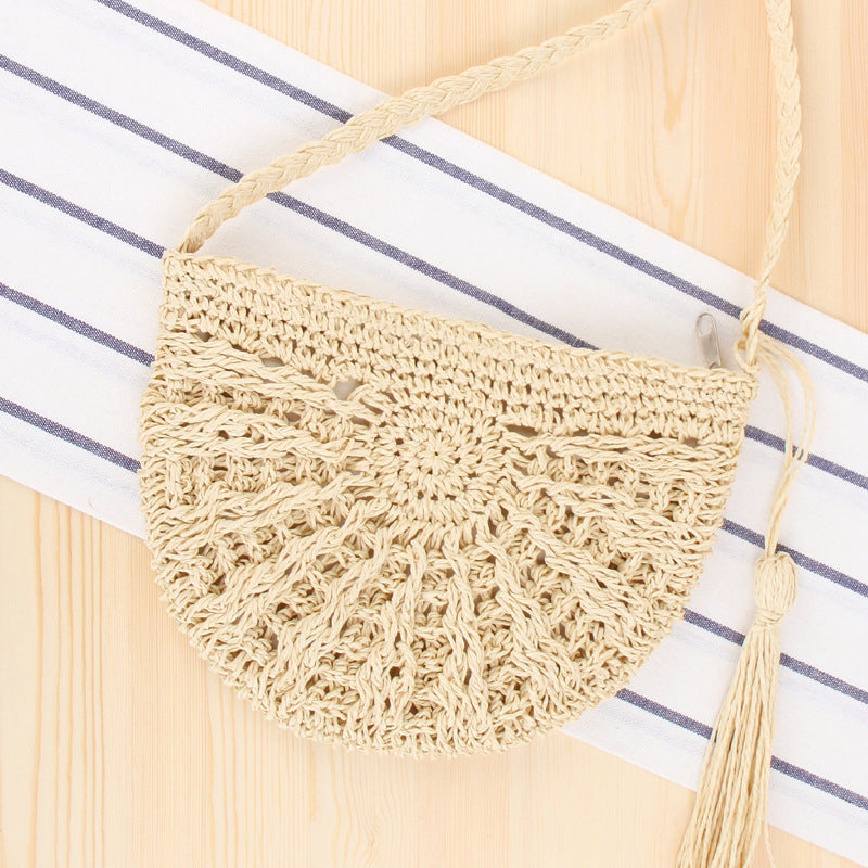 Macrame Crossbody Bag in Crescent Moon Design Bowlift