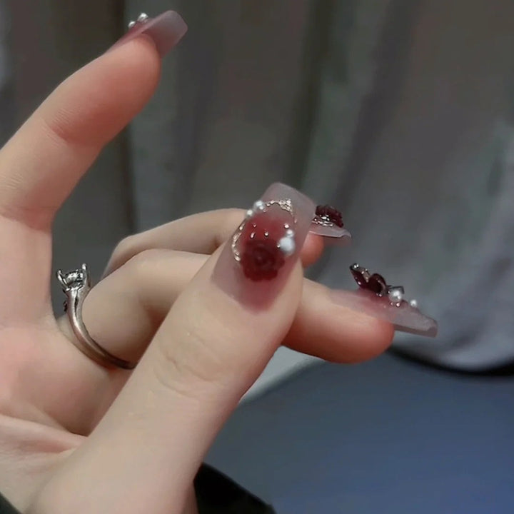 Glittering artificial nails with moon and star motifs Bowlift