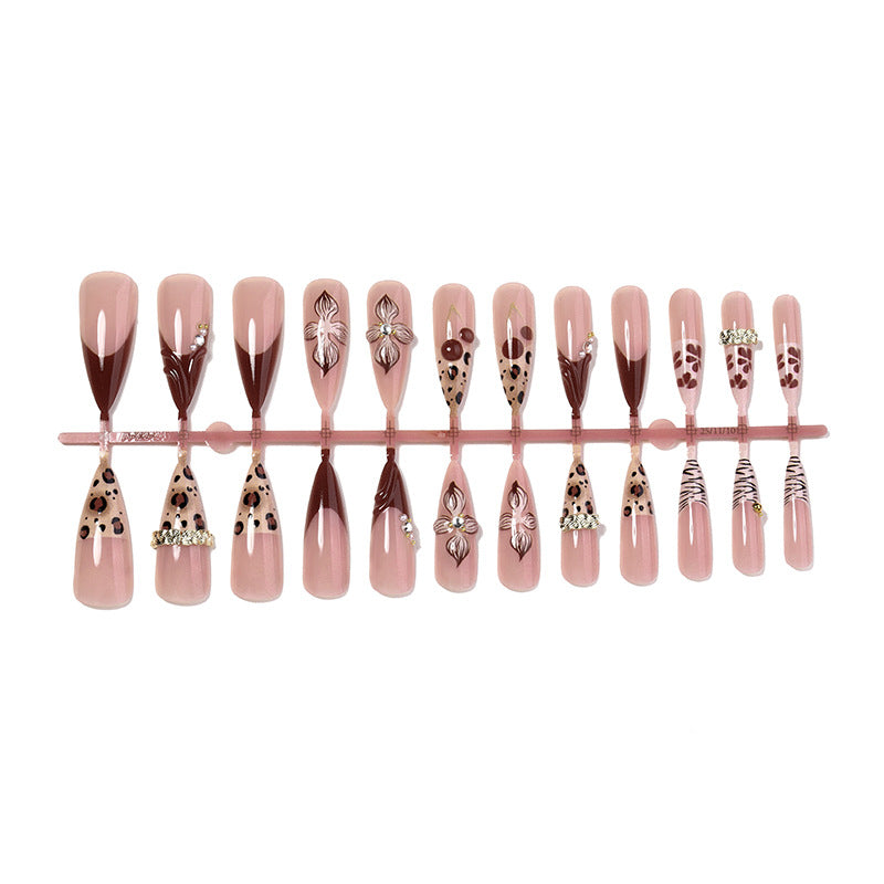 Luxurious Floral Decorative Press-On Nail Set Bowlift