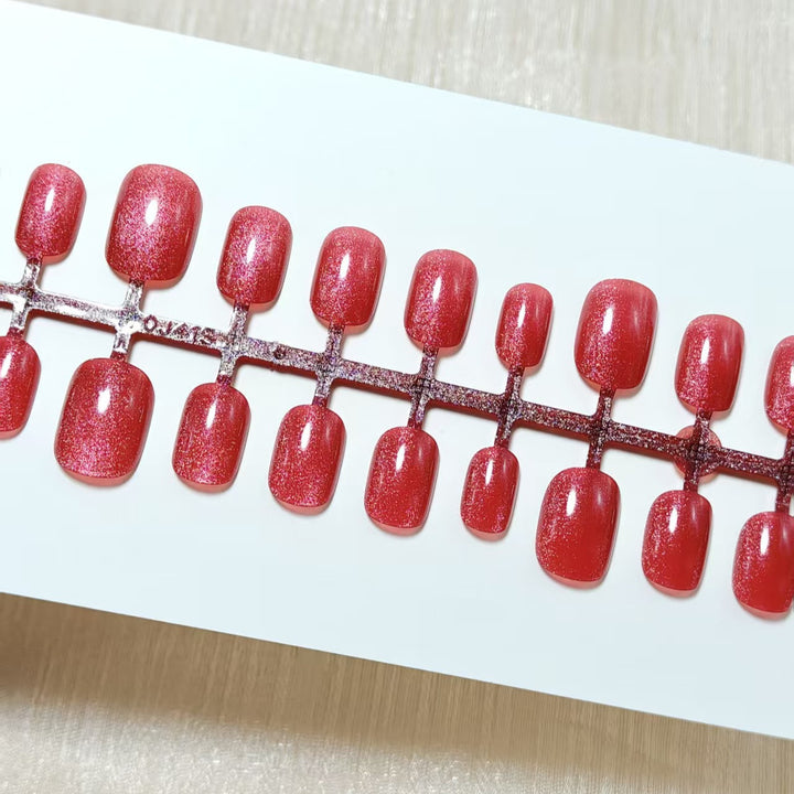 Glittering artificial nails with high gloss effect Bowlift