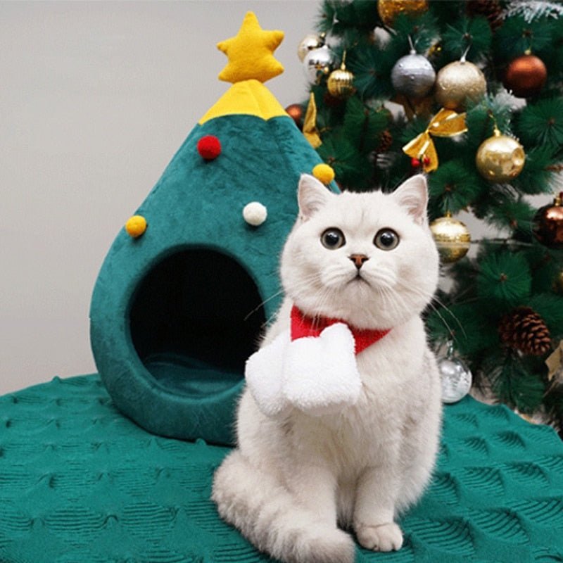 BowLift | Christmas Tree Cat Bed for a Cozy Winter Experience