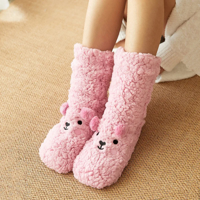 Warm, fluffy bear socks | Bowlift