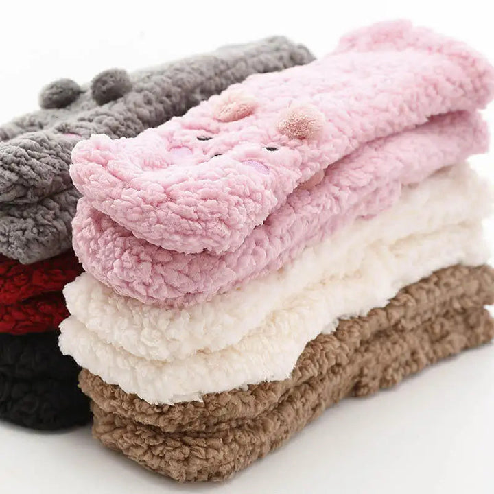 Warm, fluffy bear socks | Bowlift