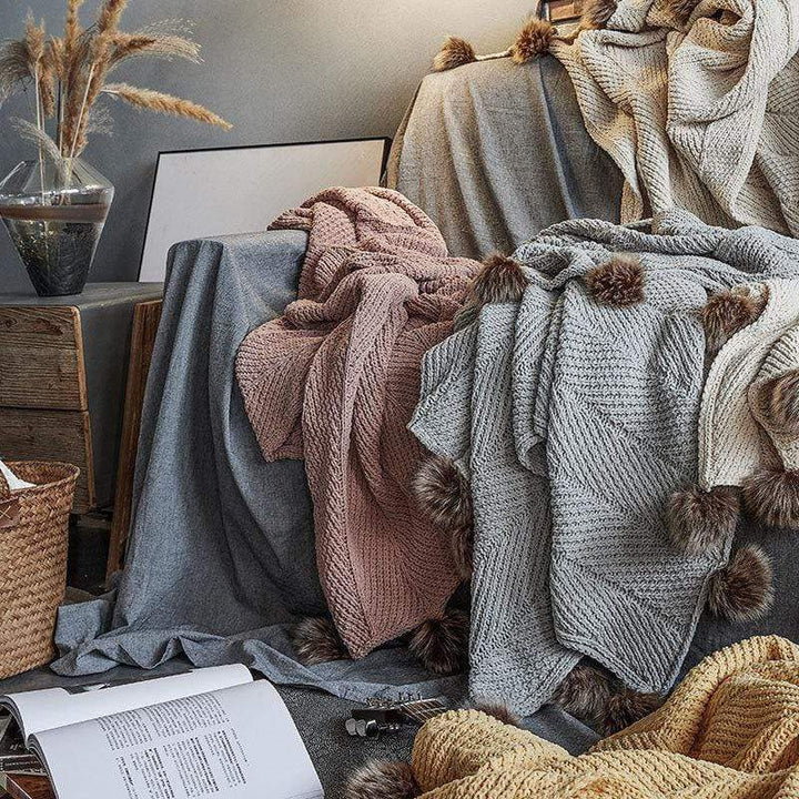 Pom Pom Chenille Blankets Bowlift