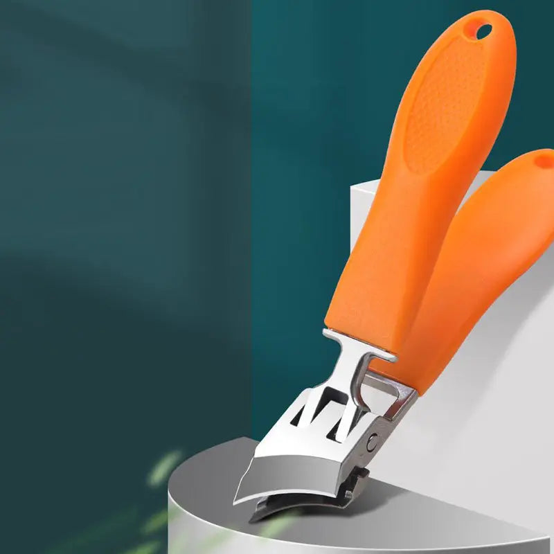 BowLift | Nail clipper with wide handle & splash guard – For thick nails without effort