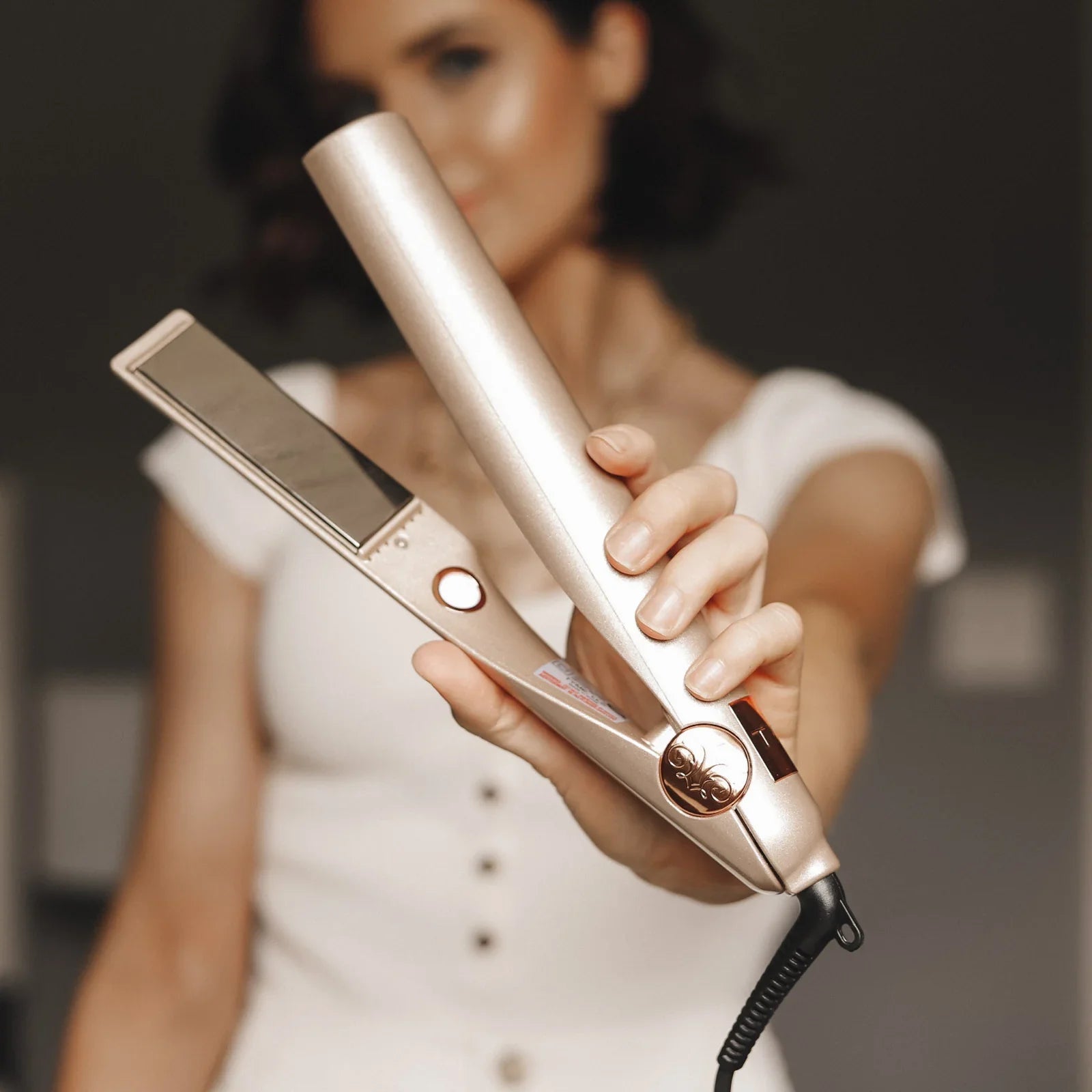 BowLift | 2 in 1 Straightener with Ceramic Plates and Temperature Control – The Best Hair Straightener for Waves, Curls, Buns