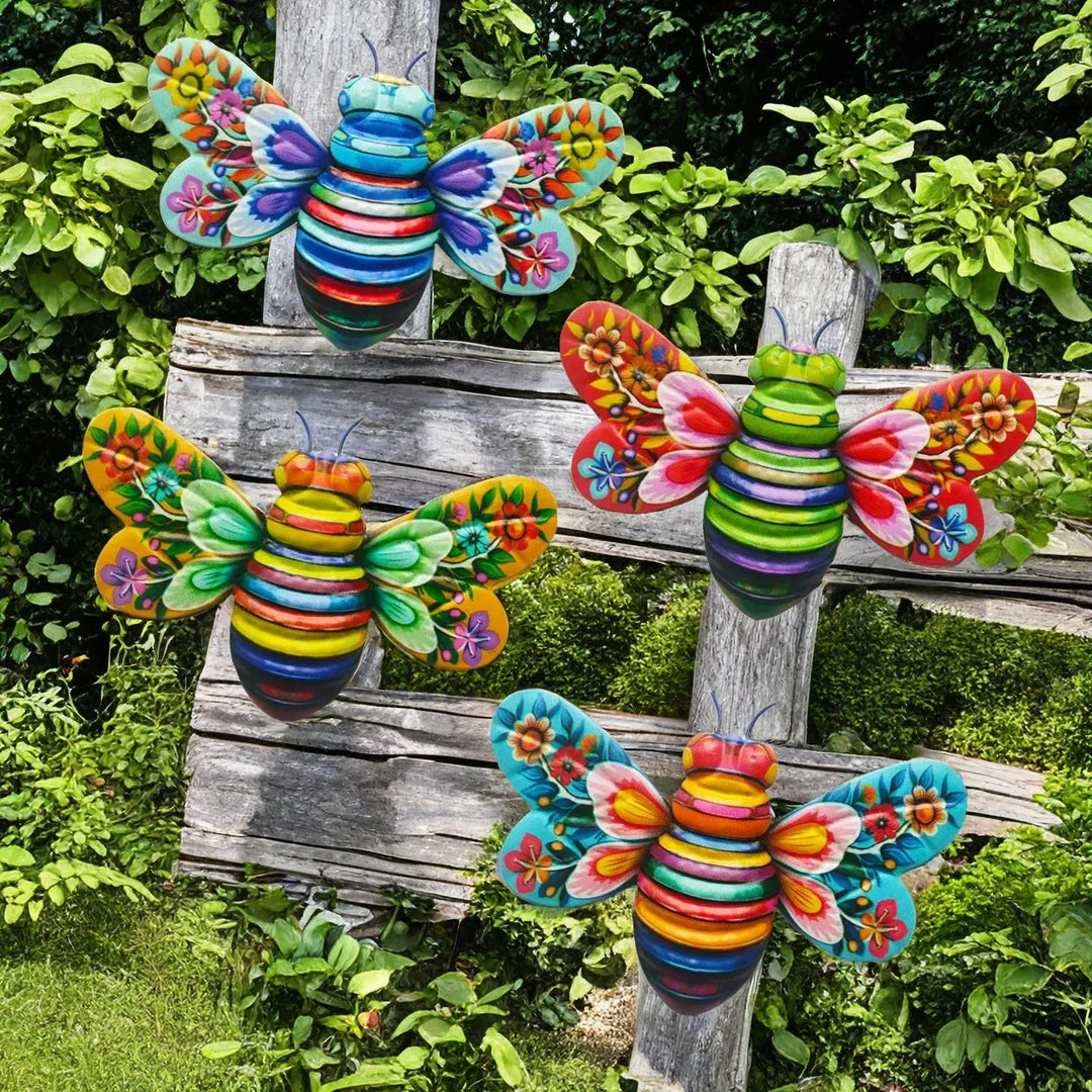 BowLift | Realistic Bee Wall Decor made of Metal