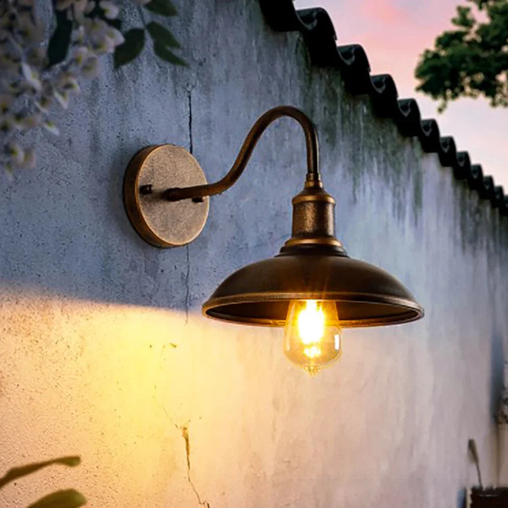 BowLift | Elegant wall lamp in retro design