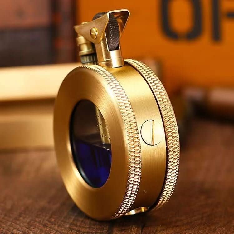 BowLift | Retro Metal Kerosene Lighter in Compact Vintage Design