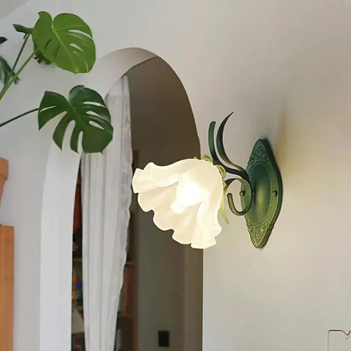 BowLift | LilyGlow Wall Light - Elegant nature-inspired lighting