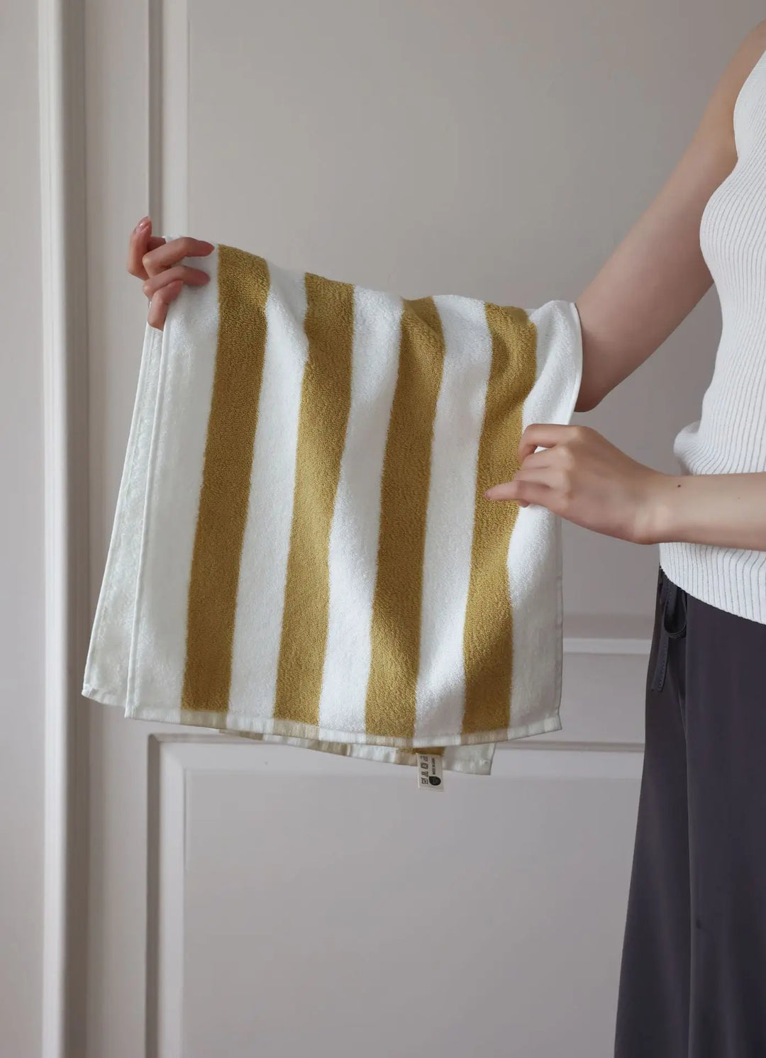 RetroStripe Luxe Cotton Towel – Striped Cotton Towel in Hotel Quality | Bowlift