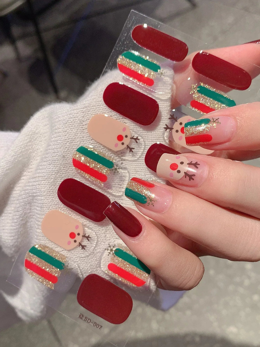 BowLift | GlitzNail – Festive Christmas Nails Quick, Complete Without Salon