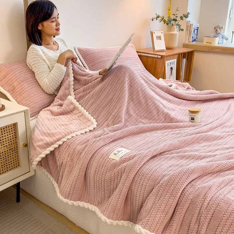 BowLift | Throw Blanket WarmHug | Fluffy Flannel | Checkered Design | For Sofa & Bed | Four Seasons