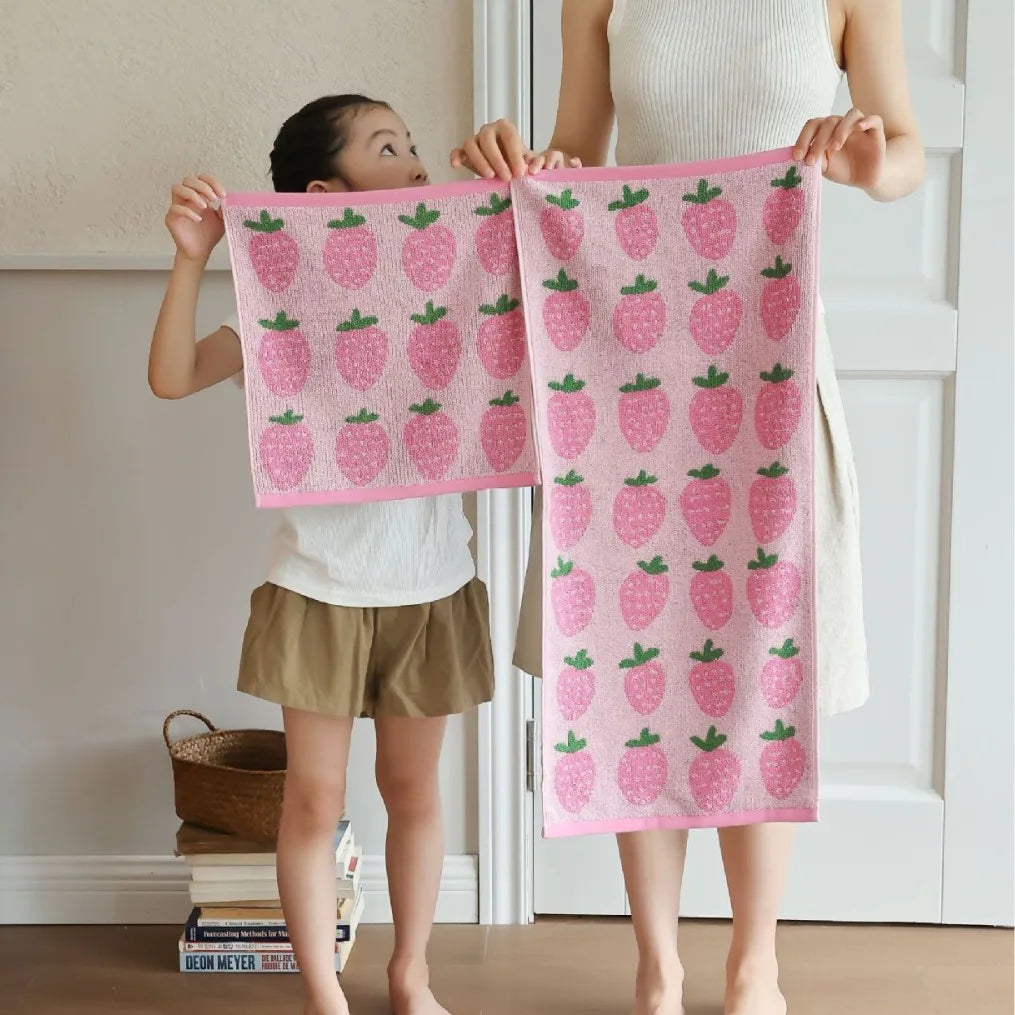 Strawberries Towel | Bowlift