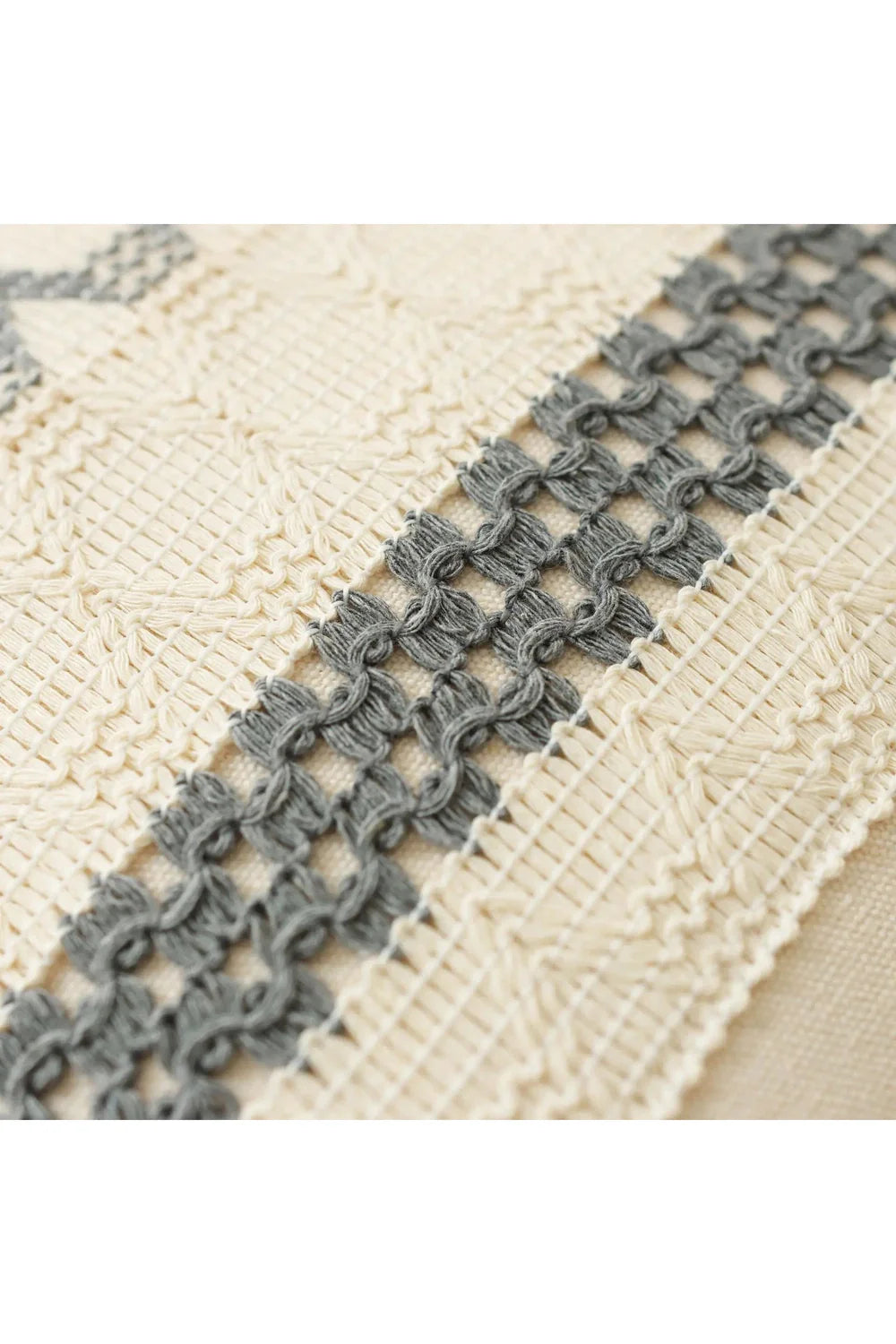 Crochet Tassel Pillowcase | Bowlift