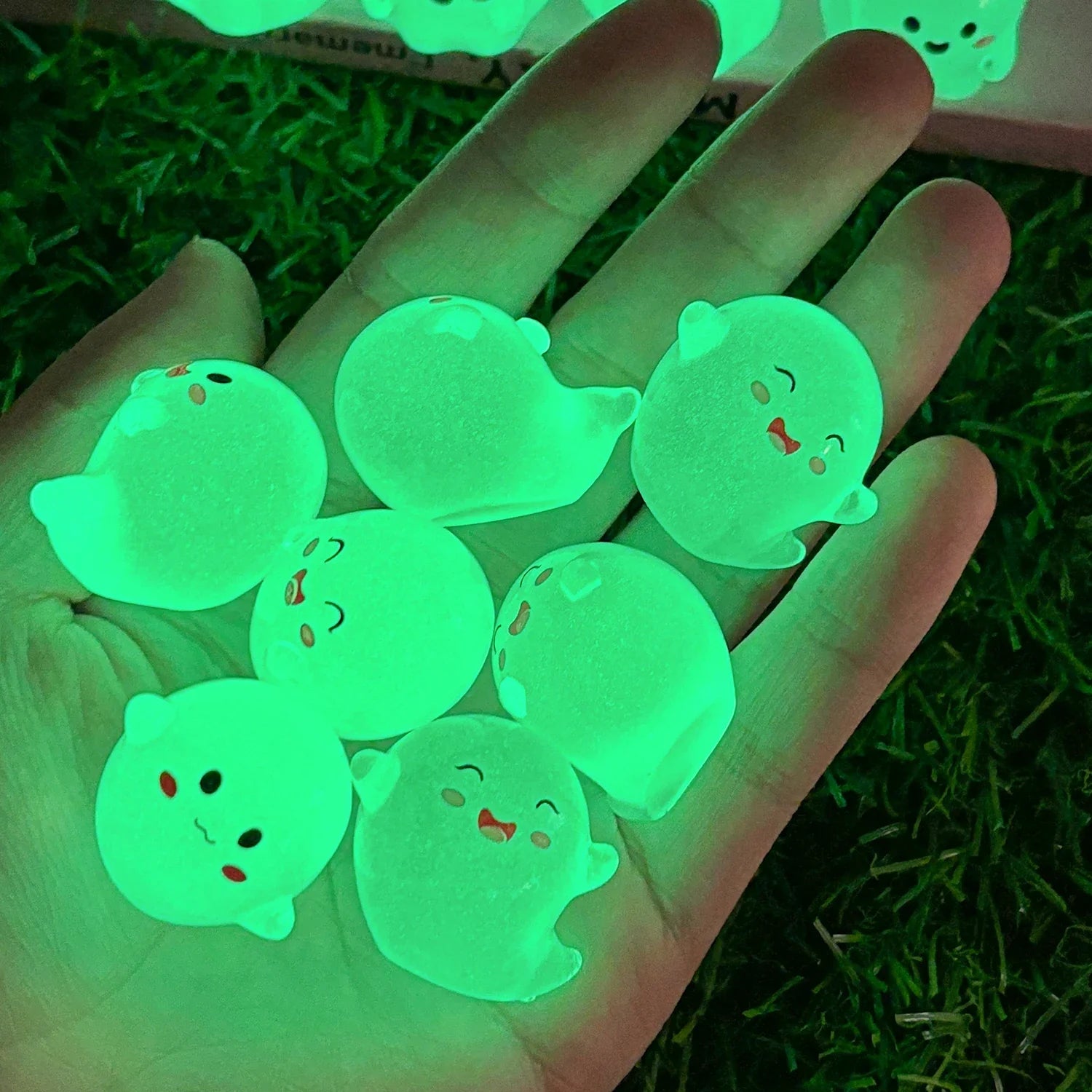 BowLift | Luminous Ghost Halloween Figures