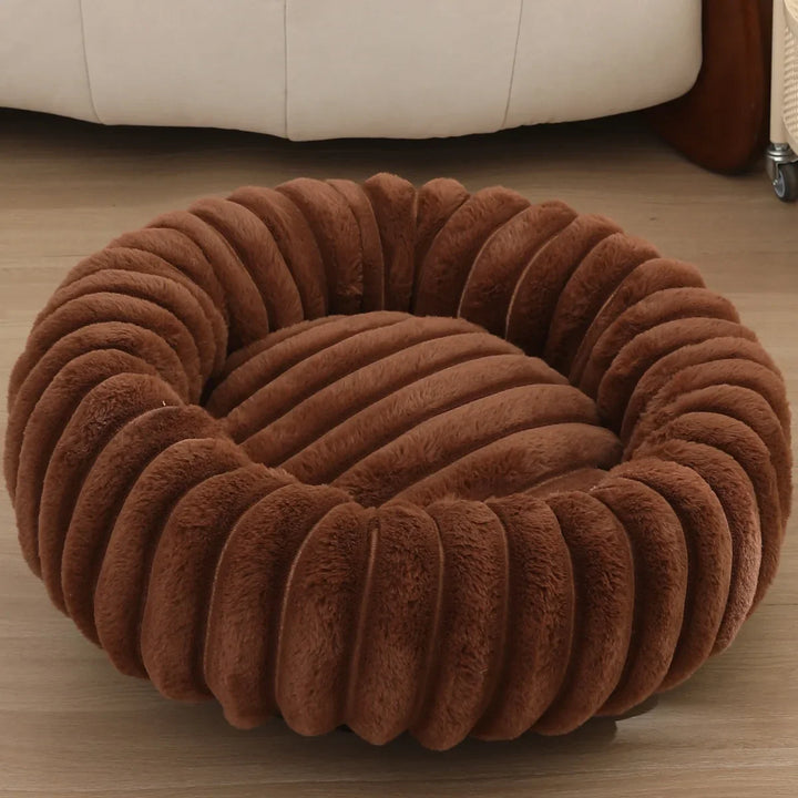 Round donut dog bed made of plush with non-slip bottom Bowlift