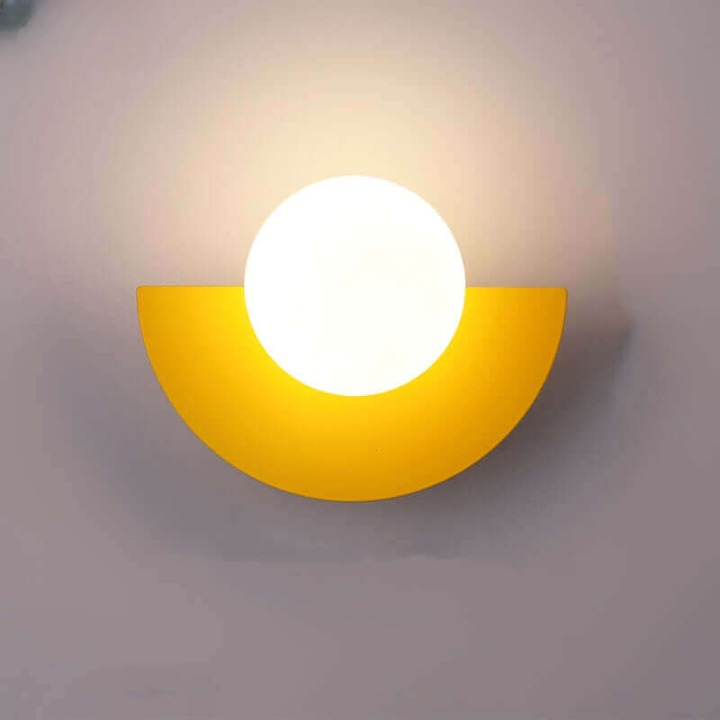 BowLift | Noorderlicht Charm - Halfmoon Wall Lamp of Metal