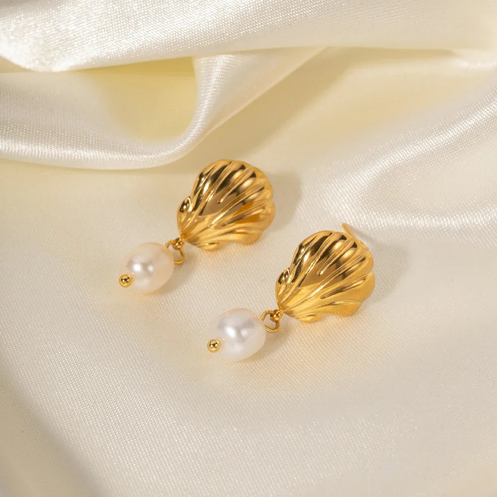 BowLift | Dainty Sea Shell Pearl Earrings