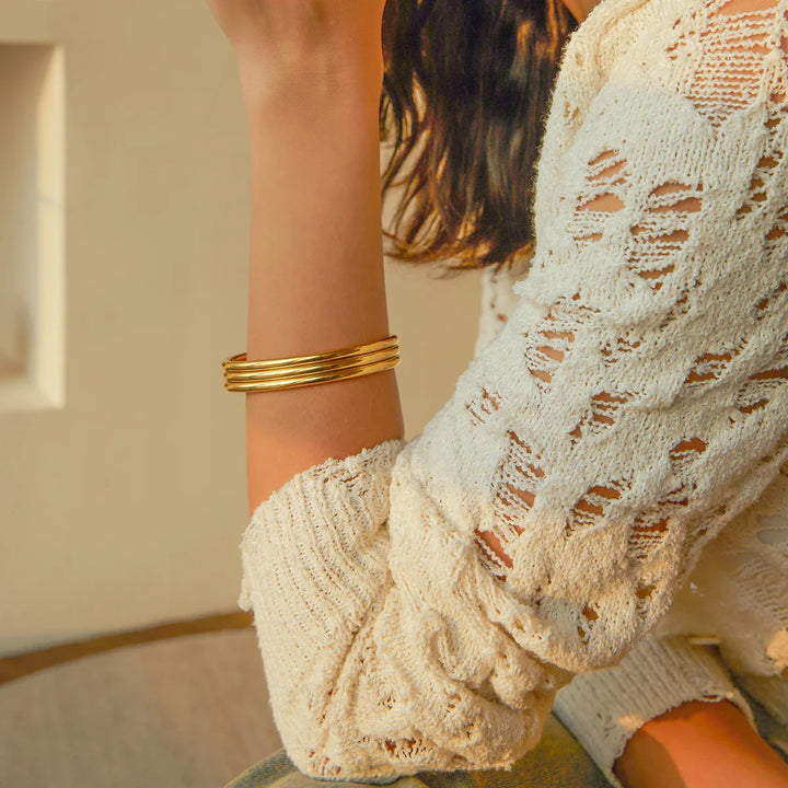BowLift | 18k Triple Ribbed Bangle Bracelet