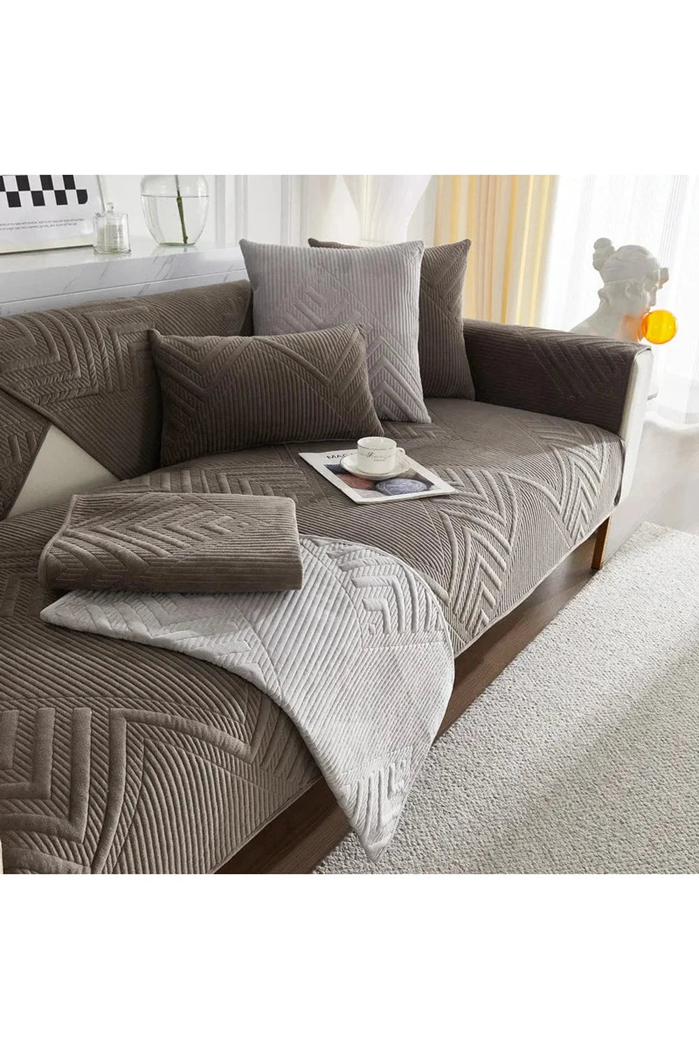 Soft Quilted Sofa Cover | Bowlift