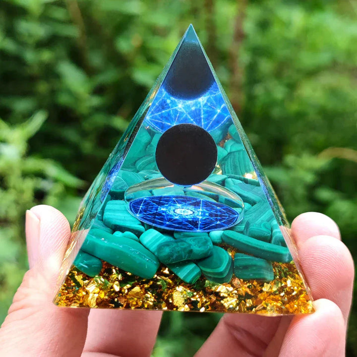 BowLift | Orgonite Pyramid with Amethyst Pendulum – Energy, Protection and Decoration
