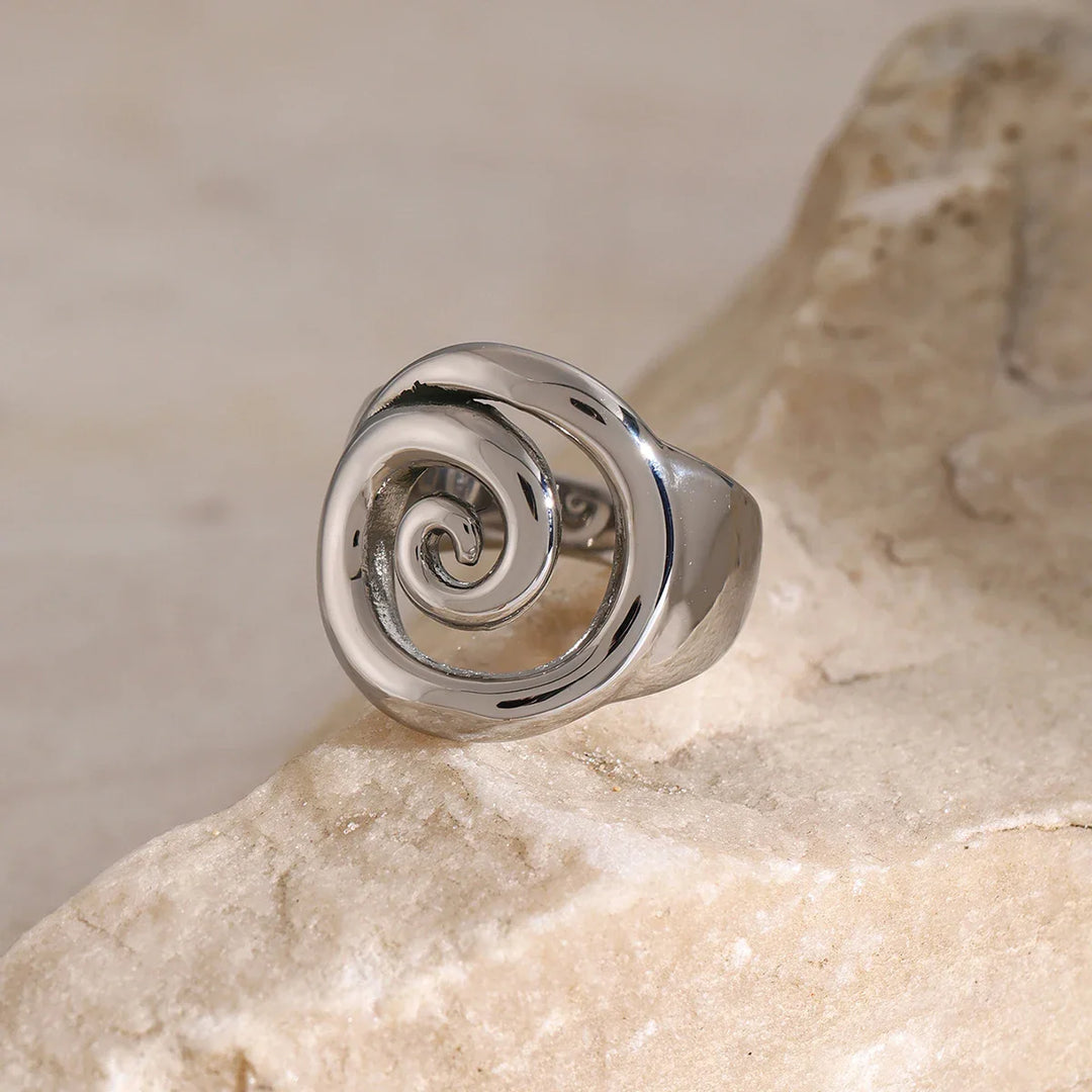 BowLift | 18k Spiral Statement Ring