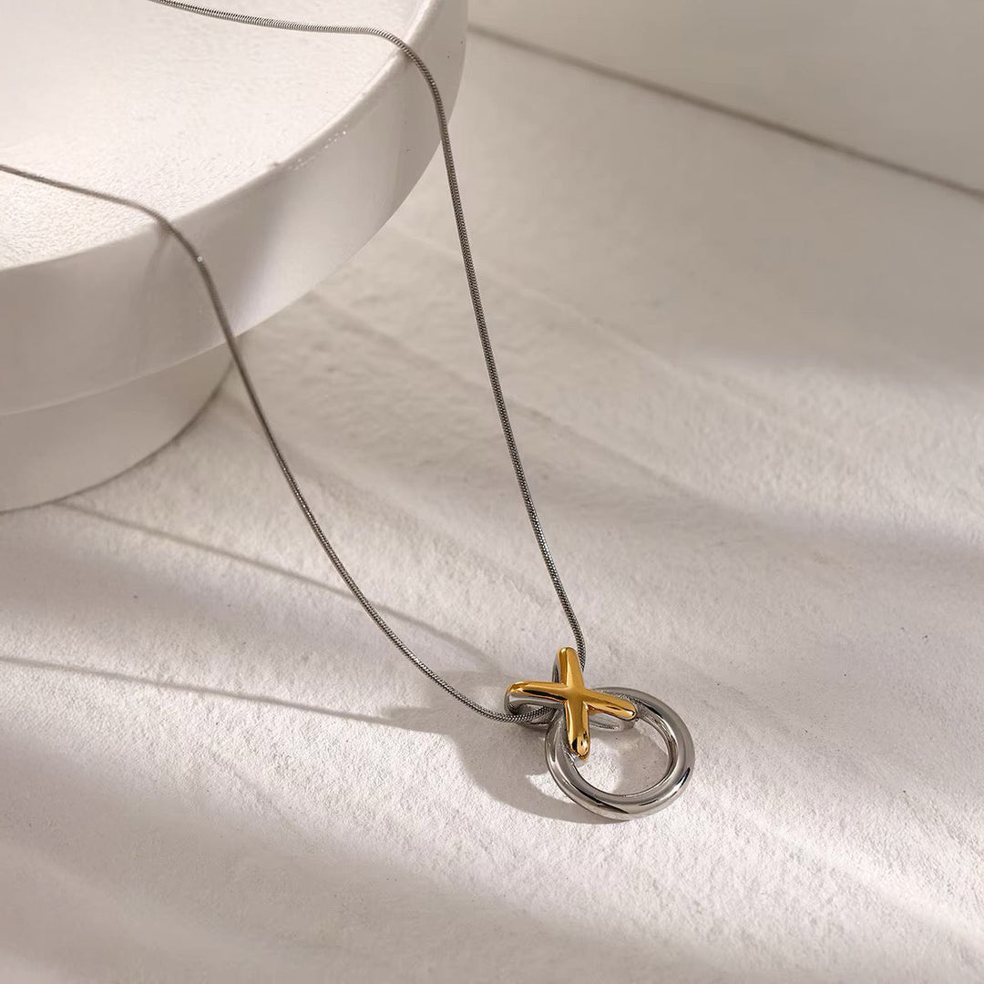 BowLift | Elegant XO Interlaced Necklace