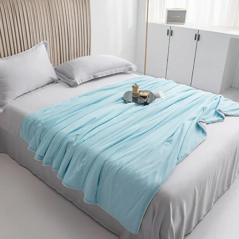 High-Quality Cooling Blanket – Smooth Air-Conditioning Comforter, Lightweight Summer Quilt with Double-Sided Cooling Fabric | Bowlift